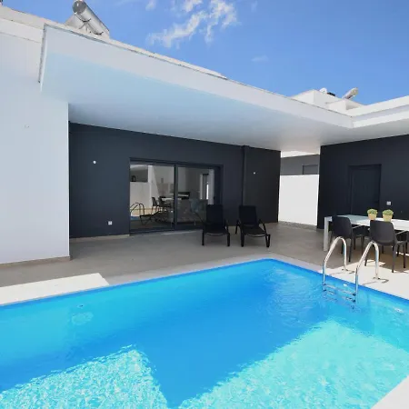 Modern With Private Pool Near The Beautiful Of Foz De Arelho 빌라